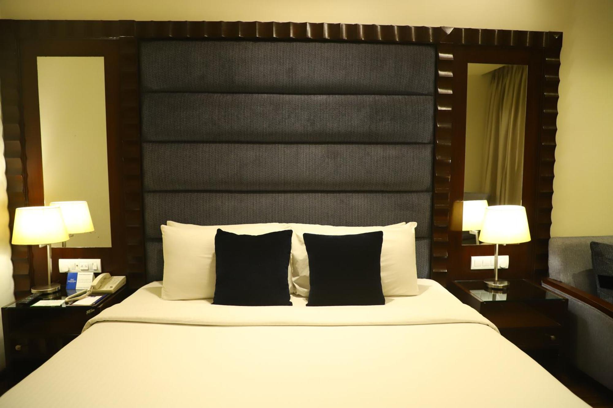 Deventure Sarovar Portico Kapashera, New 4* Delhi (National Capital Territory of India)