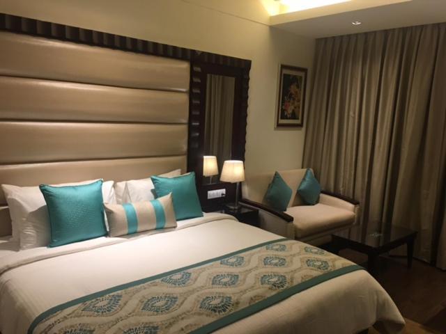 Hotel Deventure Sarovar Portico Kapashera, New 4*