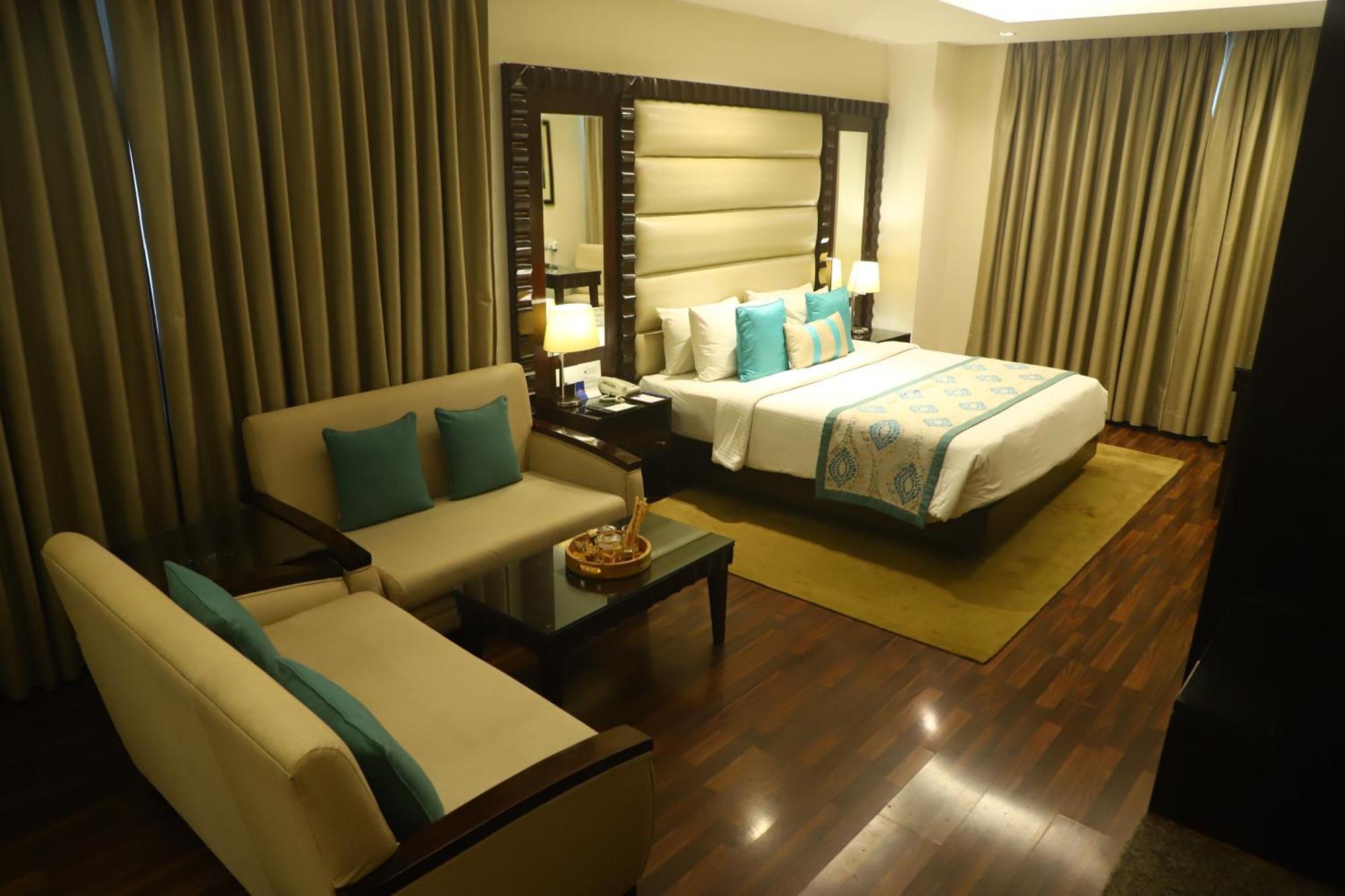 Deventure Sarovar Portico Kapashera, New Hotel