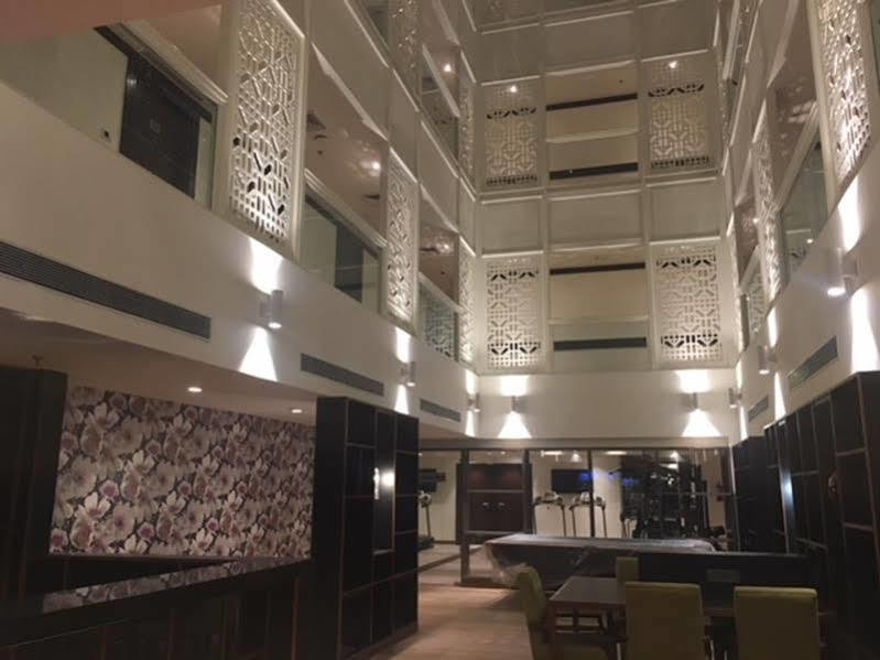 Deventure Sarovar Portico Kapashera, New 4* Delhi (National Capital Territory of India)
